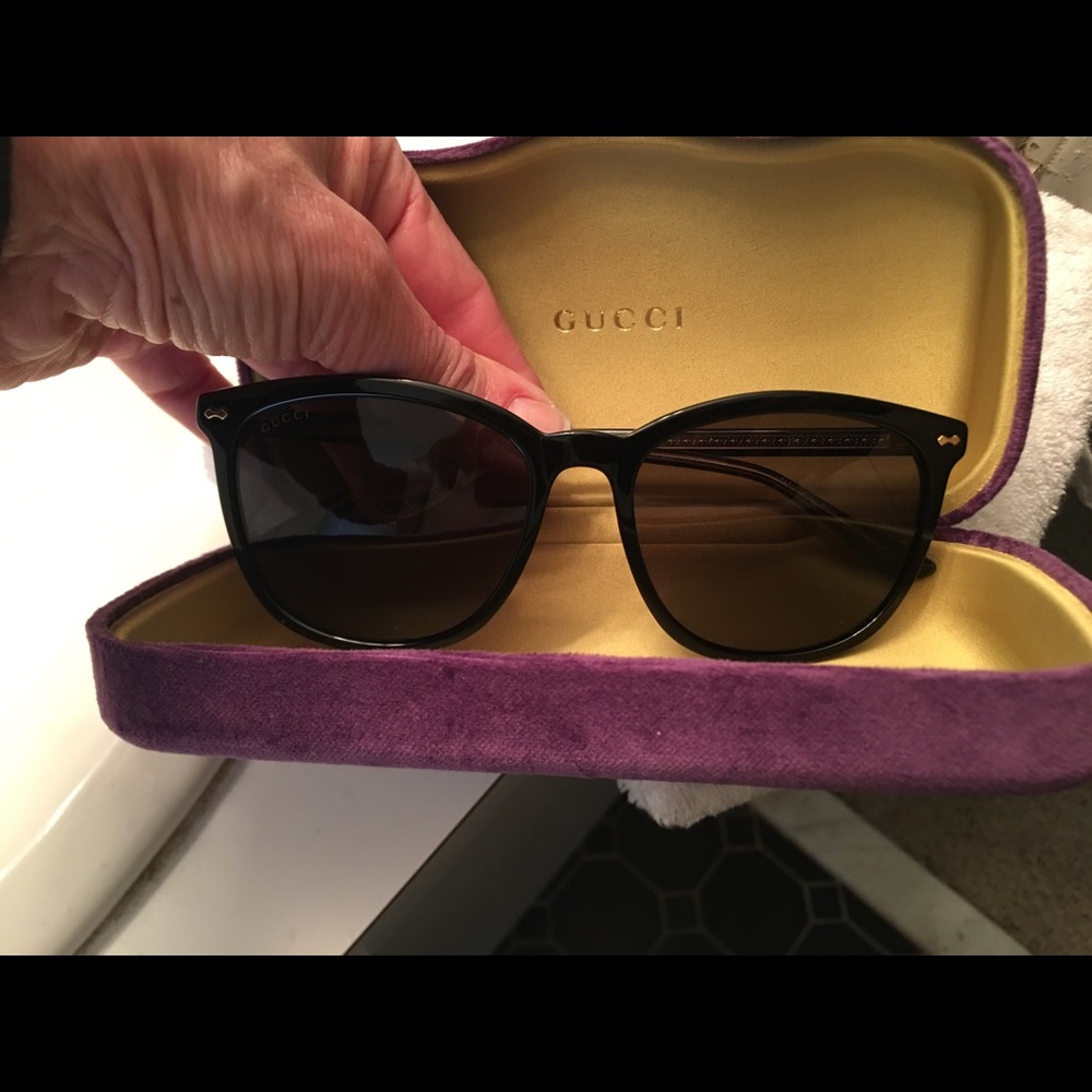 GUCCI SUNGLASSES - Picture 2 of 6